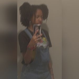 Meet your Posher, Amya